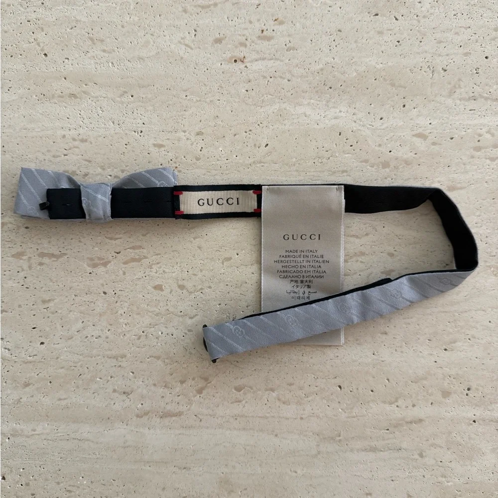 NWT Gucci GG JACQUARD SILVER SILK BOW TIE🩶💝